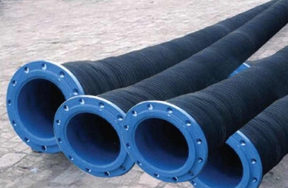 Vanlige materialer og bruk av sug og utslippslanger med stor diameter.