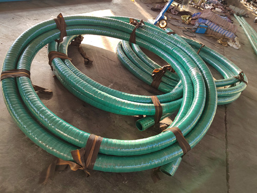 Hva gjør gummirør med stor diameter viktig for industrielle applikasjoner?